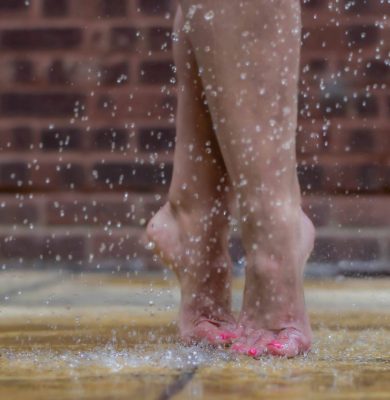 blog-Image-of-barefoot-person-stretching-feet